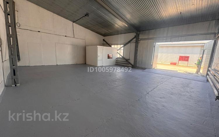 Свободное назначение, офисы, склады · 160 м² за 400 000 ₸ в Уральске — фото 12