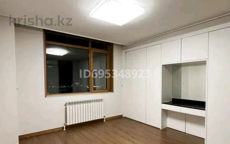 3-комнатная квартира · 81 м² · 16/21 этаж, Кабанбай батыра 43А