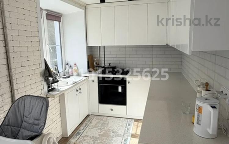4-бөлмелі пәтер · 61.6 м² · 2/5 қабат, 3 микрорайон 35, бағасы: 25 млн ₸ в Риддере — фото 2