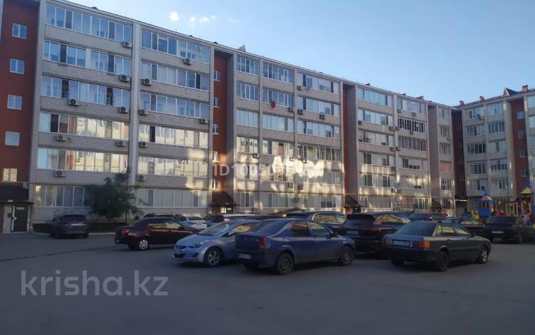 1-комнатная квартира · 50 м² · 4/6 этаж, мкр Женис 32/1 за 21.9 млн 〒 в Уральске — фото 2