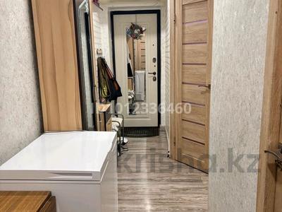 3-бөлмелі пәтер · 58 м² · 4/5 қабат, Есенберлина 15, бағасы: 17 млн ₸ в Жезказгане