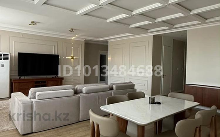 4-комнатная квартира · 210 м² · 2/18 этаж, Ахмет Байтурсынулы 5 за 1.4 млн ₸ в Астане, Сарайшык р-н — фото 2