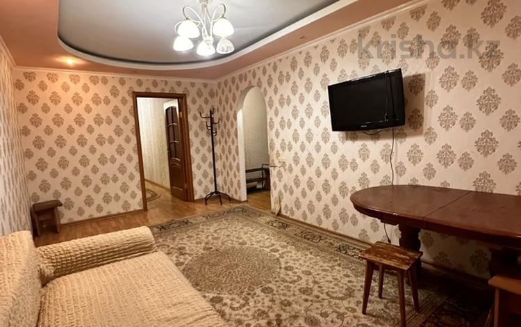 2-комнатная квартира · 44 м² · 3/5 этаж, мкр Юго-Восток, Университетская 27 за 130 000 ₸ в Караганде, Казыбек би р-н — фото 2