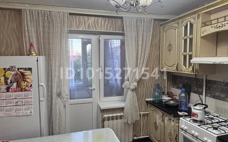 1 комната · 57 м² · 3/5 этаж, мкр 8 20 за 50 000 ₸ в Актобе — фото 2