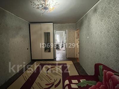 2-комнатная квартира, 43.7 м², 1/5 этаж, 7 микрорайон 24 за 8.5 млн 〒 в Темиртау
