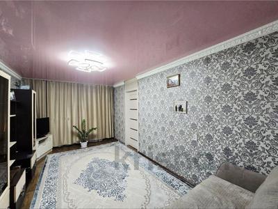 3-бөлмелі пәтер · 56.4 м² · 1/5 қабат, ул. Абая 40, бағасы: 9 млн ₸ в Темиртау