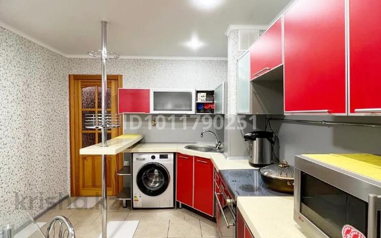 3-комнатная квартира · 80 м² · 1/12 этаж, Проспект Назарбаева за 32 млн ₸ в Павлодаре — фото 17