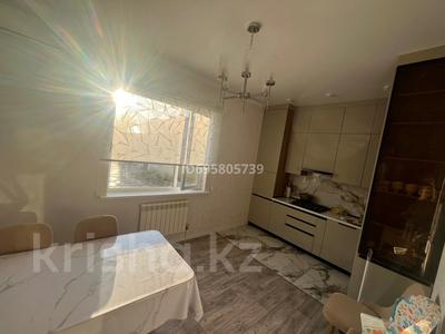Отдельный дом · 3 комнаты · 185 м² · 15 сот., С/к швейник — Нк перекрестке ул. Жанкожа батыра и Нокина за 30 млн 〒 в Актобе, мкр. Курмыш
