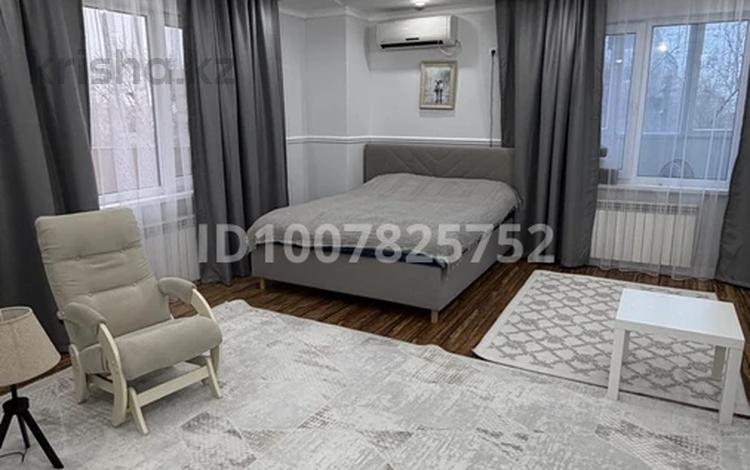 1-бөлмелі пәтер · 75 м² · 3/16 қабат, Кулманова 1, бағасы: 350 000 ₸ в Атырау — фото 2