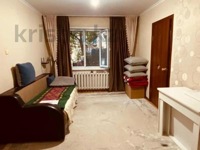 3-комнатная квартира · 45 м² · 1/5 этаж, Майкудук, 12й микрорайон за 11 млн ₸ в Караганде, Алихана Бокейханова р-н