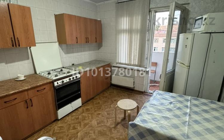 2-бөлмелі пәтер · 47 м² · 5/5 қабат, мкр Аксай-3А — Толе Би -Момышулы, бағасы: 230 000 ₸ в Алматы, Ауэзовский р-н — фото 2