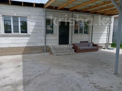 Аренда домов или дач в Алматинской обл.: Отдельный дом · 3 комнаты · 106 м², Желтоксан 13в — Торговый дом Алаш за 300 000 〒 Отдельный дом · 3 комнаты · 106 м², Желтоксан 13в — Торговый дом Алаш за 300 000 〒 в