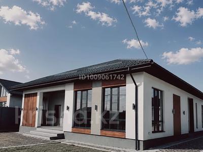 Отдельный дом · 4 комнаты · 160 м² · 6 сот., Рыскулбекова 84 за 92 млн 〒 в Туздыбастау (Калинино)