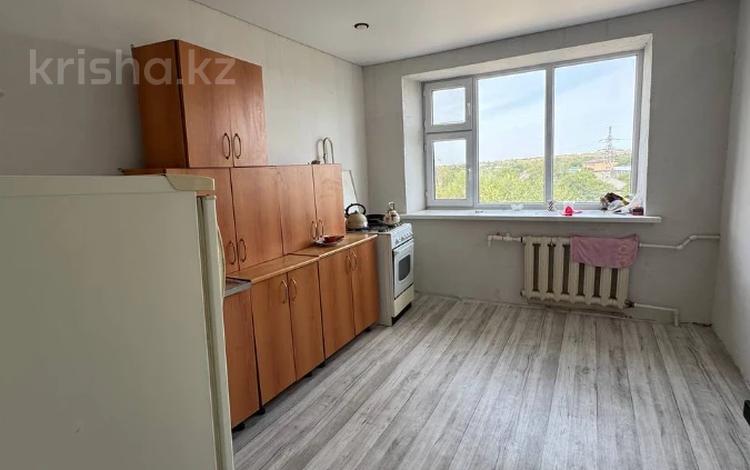 1-комнатная квартира · 35 м² · 5/5 этаж, ряхова 2а за 7.5 млн ₸ в Актобе, мкр. Курмыш — фото 3