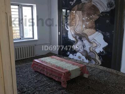 3-комнатная квартира · 60 м² · 4/5 этаж, 8 марта 66 — Колеж Болта сауна магазин Акниет за 26.5 млн ₸ в Шымкенте, Аль-Фарабийский р-н