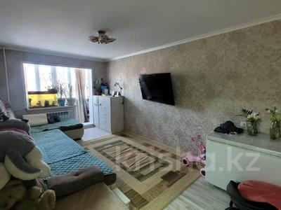 2-комнатная квартира · 48 м² · 3/5 этаж, мкр Городской Аэропорт, Штурманская за 18 млн 〒 в Караганде, Казыбек би р-н