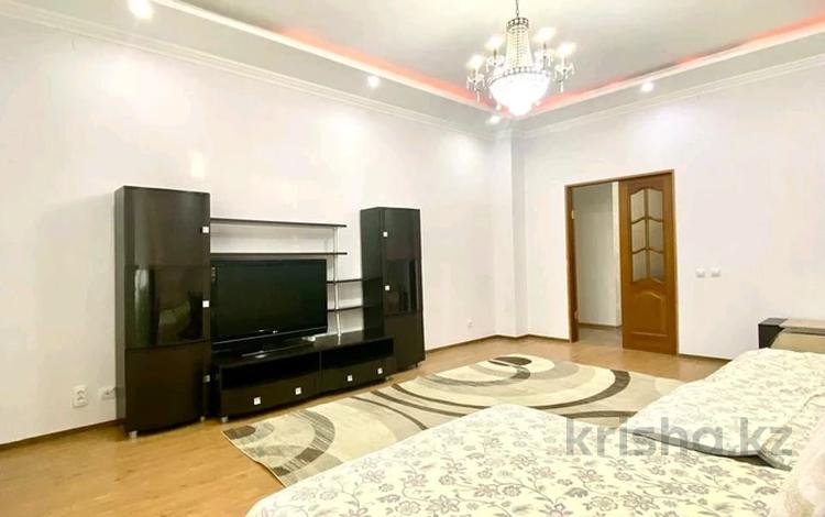 3-комнатная квартира · 95 м² · 7/16 этаж, Республики 7/2 за 330 000 ₸ в Астане, Сарыарка р-н — фото 8