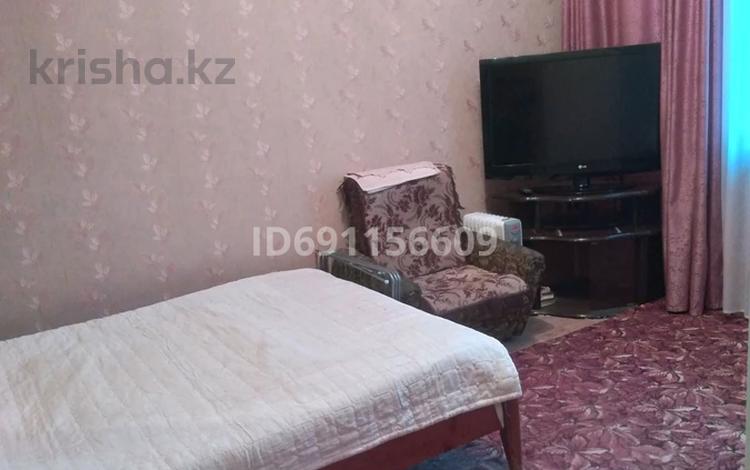 1-бөлмелі пәтер · 33 м² · 1 қабат, Курмангазы 163 — Тд Школьник, бағасы: 150 000 ₸ в Уральске, мкр Школьник — фото 2