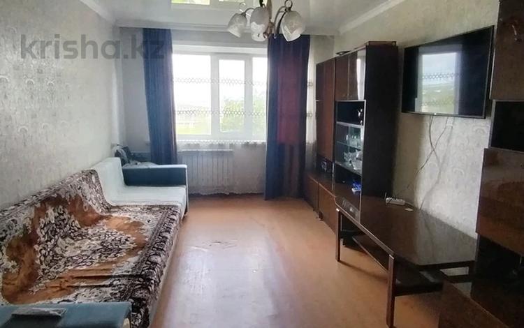 3-комнатная квартира · 62 м² · 5/5 этаж, Майкудук, 15 й микрорайон 16 за 11.4 млн ₸ в Караганде, Алихана Бокейханова р-н — фото 2