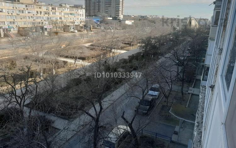 3-бөлмелі пәтер · 70 м² · 4/5 қабат, 7-й мкр 16 — Вечный огонь, бағасы: 23 млн ₸ в Актау — фото 2