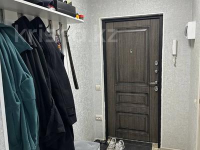2-бөлмелі пәтер · 52 м² · 9/10 қабат, Ақсай-5 ш/а., мкр Аксай, Б. Момышулы, бағасы: 37 млн ₸ в Алматы, Ауэзовский р-н