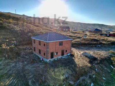 Отдельный дом · 6 комнат · 200 м² · 5 сот., Гумилева за 50 млн 〒 в Усть-Каменогорске