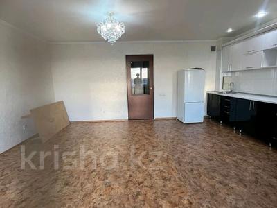 2-комнатная квартира · 48 м² · 4/5 этаж, камбар батыра за 15.5 млн 〒 в Уральске
