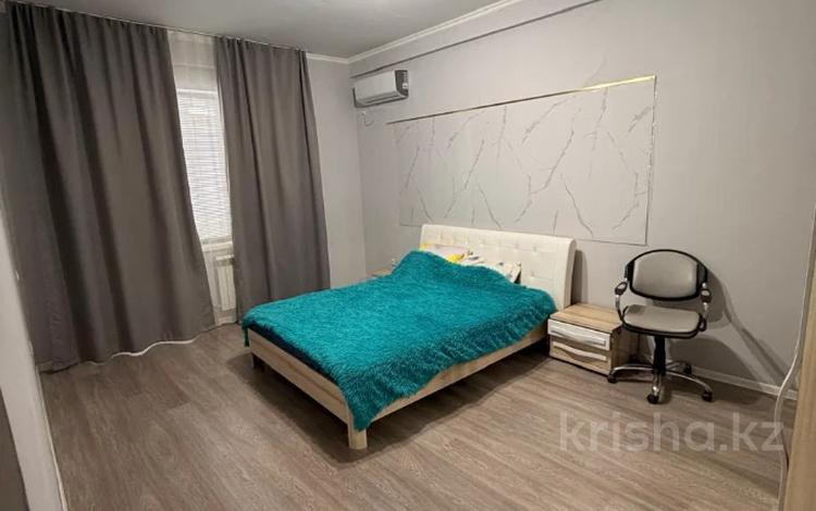 2-комнатная квартира · 82 м² · 2/9 этаж, Валиханова 13-21 за 350 000 ₸ в Атырау — фото 3