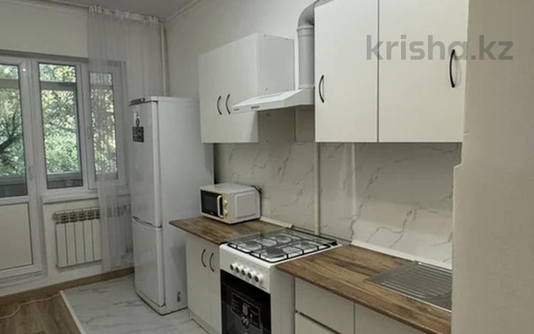 2-комнатная квартира · 65 м² · 3/5 этаж, мкр Тастак-2, Тургут Озала за 300 000 〒 в Алматы, Алмалинский р-н — фото 2