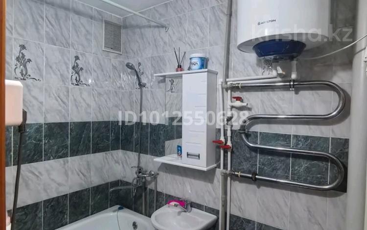 3-бөлмелі пәтер · 63 м² · 4/5 қабат, 6-мкр 2 — Возле кафе фортуны, бағасы: 15.7 млн ₸ в Темиртау — фото 2