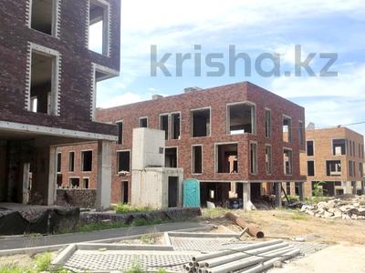 8-комнатная квартира · 336 м² · 3/3 этаж, Аль- Фараби 116 — Жамакаева за 300 млн 〒 в Алматы