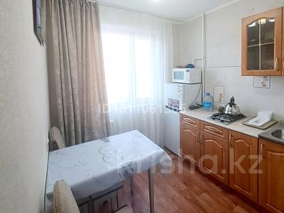 2-бөлмелі пәтер · 44 м² · 2/5 қабат, Ихсанова 73, бағасы: 15.5 млн ₸ в Уральске, мкр Школьник