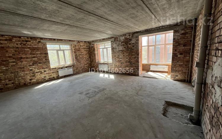 3-бөлмелі пәтер · 80 м² · 4/4 қабат, Камзина 102 — Толстого, бағасы: 31.2 млн ₸ в Павлодаре — фото 2