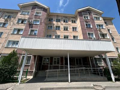 3-комнатная квартира · 70 м² · 3/5 этаж, мкр Акжайык 2 а за 210 000 ₸ в Шымкенте, Абайский р-н