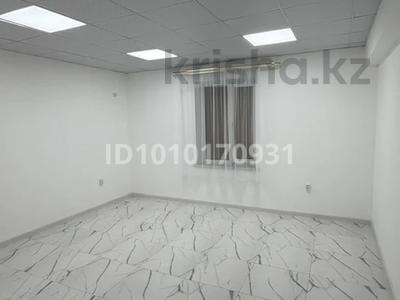 Еркін, кеңселер, дүкендер мен бутиктер, қоғамдық тамақтану орны, сұлулық салондары, фитнес және спорт, медорталықтар мен дәріханалар, білім орталықтары, кабинеттер және жұмыс орындары, студиялар · 170 м², бағасы: 500 000 〒 в Таразе, мкр Арай-2