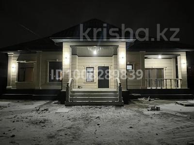 Отдельный дом · 4 комнаты · 170.77 м² · 10 сот., мкр Жулдыз, Арона Аюпова 29а за 50 млн 〒 в Атырау