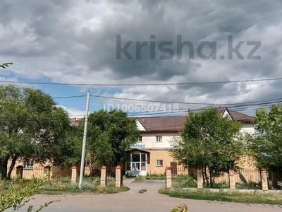 Свободное назначение, бани, гостиницы и зоны отдыха, образование, конференц-залы, кабинеты и рабочие места, студии · 985 м² за 500 000 〒 в Акколе