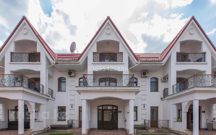 Дом · 5 комнат · 360 м², мкр Горный Гигант, Иванилова 54б за 120 000 〒 в Алматы, Медеуский р-н — фото 14