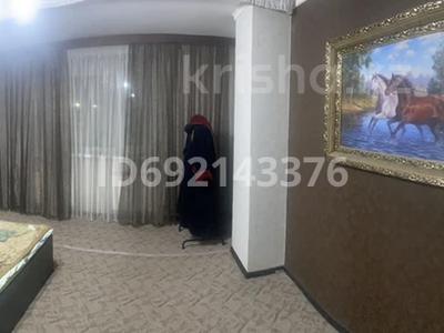 2-комнатная квартира, 76 м², 2/10 этаж помесячно, Варушина 26А за 220 000 〒 в Павлодаре
