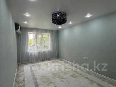 3-комнатная квартира · 70 м² · 1/5 этаж, Авангард 4 19 за 24 млн ₸ в Атырау, мкр Авангард-4