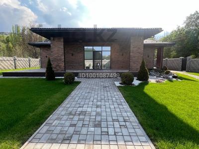 Отдельный дом · 5 комнат · 250 м² · 16 сот., Тауелсидик 115 — Аманжолова за 300 млн 〒 в Байбулаке