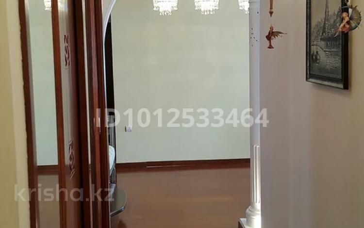 3-комнатная квартира · 105 м² · 8/8 этаж, Д. Кунаева 35 за 55 млн ₸ в Астане, Есильский р-н — фото 4