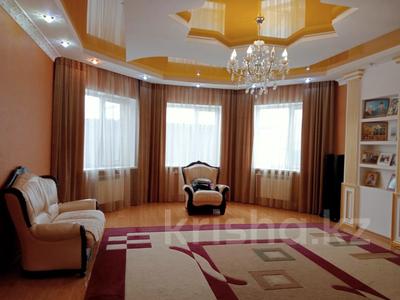 Отдельный дом · 6 комнат · 277 м² · 4.5 сот., Владимира Короленко за 85 млн 〒 в Уральске