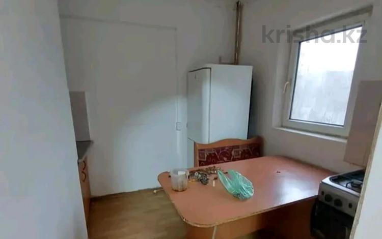 1-комнатная квартира, 36 м², 4/5 этаж помесячно, 8-й микрорайон, 8-й микрорайон 2 — Тамерлановский шоссе желтоксан за 70 000 〒 в Шымкенте, Абайский р-н — фото 2