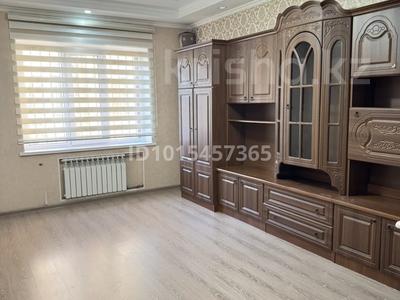 2-бөлмелі пәтер · 60 м² · 2/5 қабат, Верхний Отырар ш/а, Адырбекова 165 — Адырбекова мен Рысқұлов көшесінің қиылысы, бағасы: 200 000 ₸ в Шымкенте, Туран р-н