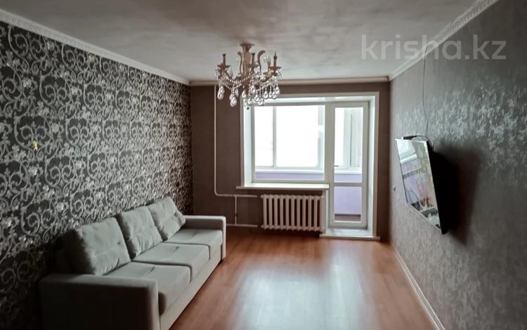 3-комнатная квартира, 60 м², Абая за 22.9 млн 〒 в Петропавловске — фото 2