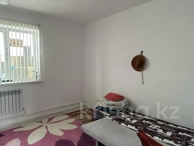 1-бөлмелі пәтер · 33.3 м² · 1/3 қабат, Самал ш/а., 31 улица 22, бағасы: 11 млн ₸ в Атырау, мкр Самал