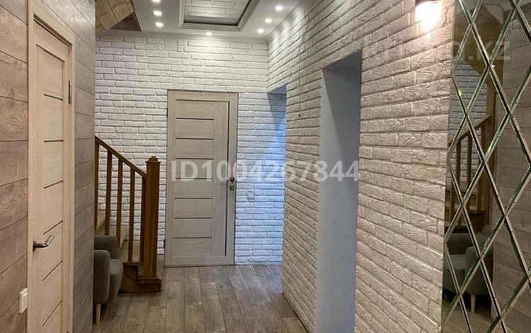 Дом · 4 комнаты · 176 м², мкр Жилгородок, Военный городок 76А — За кафе "Очаг" на Киселева за 45 000 〒 в Актобе — фото 14