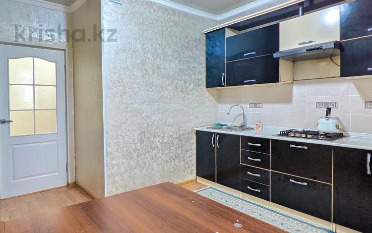 2-комнатная квартира · 53 м² · 8/9 этаж, мкр Аксай-3Б 38 за 240 000 ₸ в Алматы, Ауэзовский р-н — фото 5