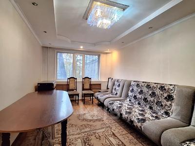 3-комнатная квартира · 63 м² · 1/5 этаж, Майкудук, 16й микрорайон за 12 млн 〒 в Караганде, Алихана Бокейханова р-н